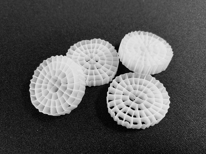 ROHS White Hdpe 0.98g / cm3 Plastikowe akwarium z mediami filtracyjnymi 0