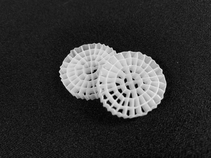 ROHS White Hdpe 0.98g / cm3 Plastikowe akwarium z mediami filtracyjnymi 1